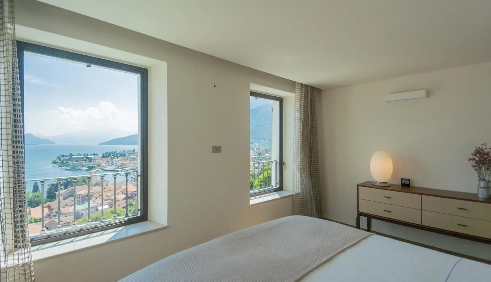 Villa Donatella With Private Spa & Infinity Pool By Rent All Como Gravedona Italië